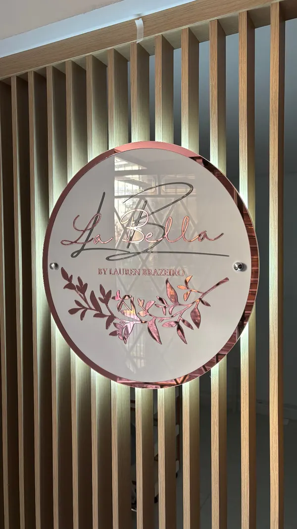 Placa redonda La Bella rose gold com iluminação